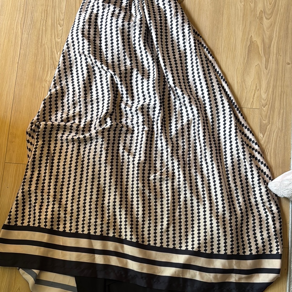 Paros Backless Maxi Dress - Picture 3 of 6